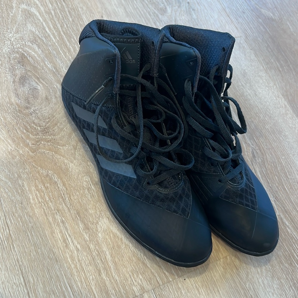 BRAND NEW Adodas wrestling shoes, men’s size 7, black